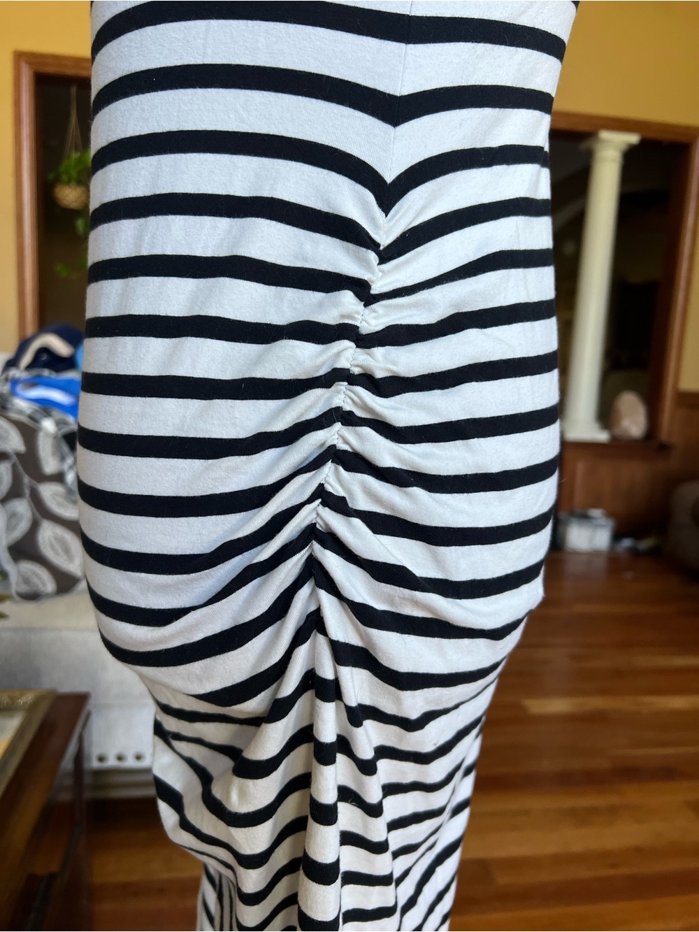 Old Navy Black & White Striped Short-Sleeve Midi Dress - Picture 4 of 6
